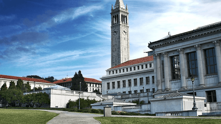 Berkeleyn professori avasi syväoppimisen matematiikan