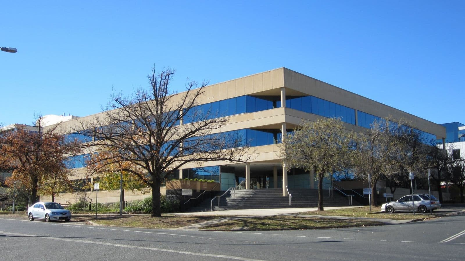 Canberran Macquarie Streetin toimistorakennus, jossa ASPI-ajatushautomo toimi vuonna 2012