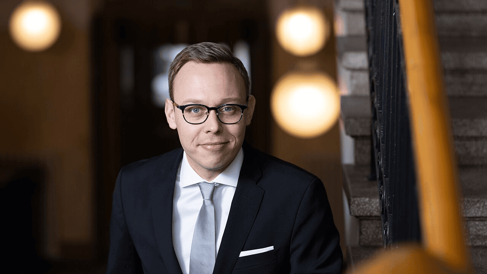 Ministeri myöntää: tekoäly vei nuorten ensimmäiset työt
