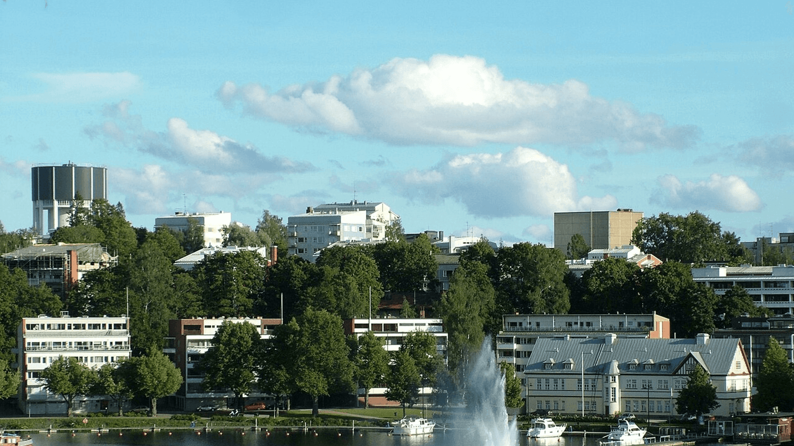 20 mielenosoittajaa, 310 megawattia