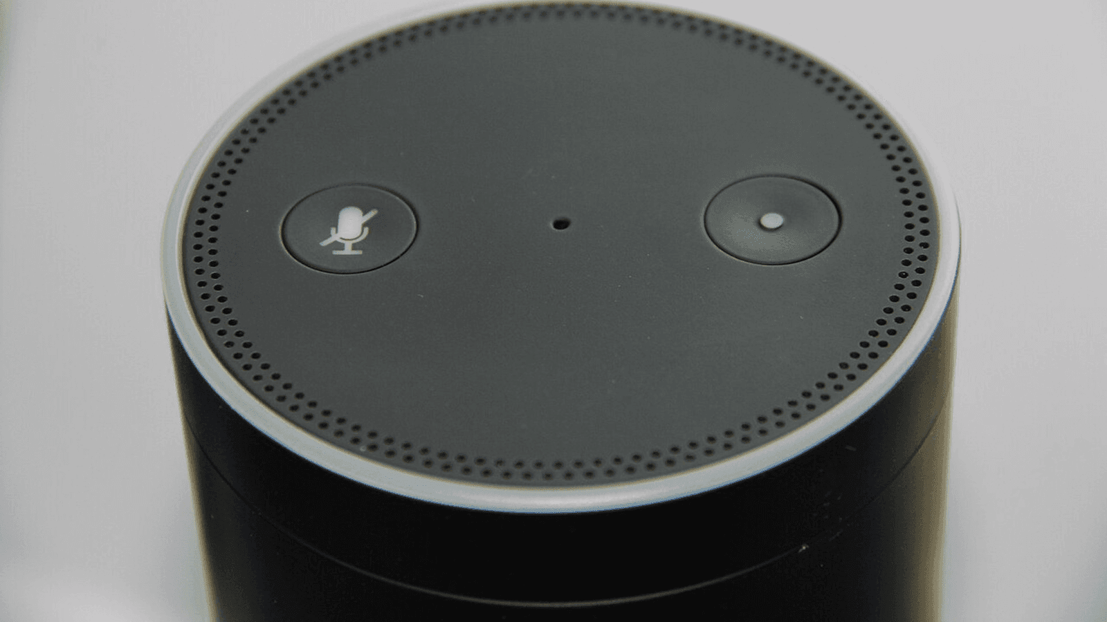 Amazonin kaiutin kallistui yössä 60 prosenttia