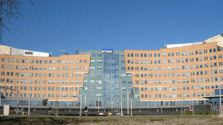 Big Four valitsi Clauden – EY jäi sivuun