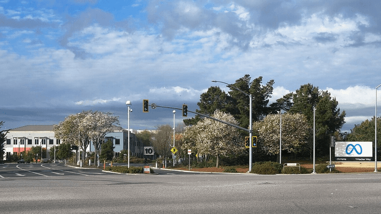 Meta potkii 8 000 – AI nielee 135 miljardia
