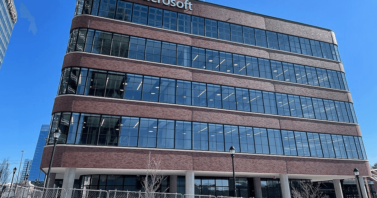Linux Foundation suitsii AI-laskua – Anthropic ja OpenAI nuolivat näppejään