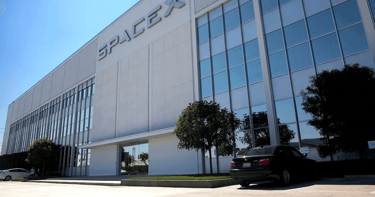 Musk hautasi xAI:n – SpaceXAI tähtää 1,75 biljoonan listautumiseen