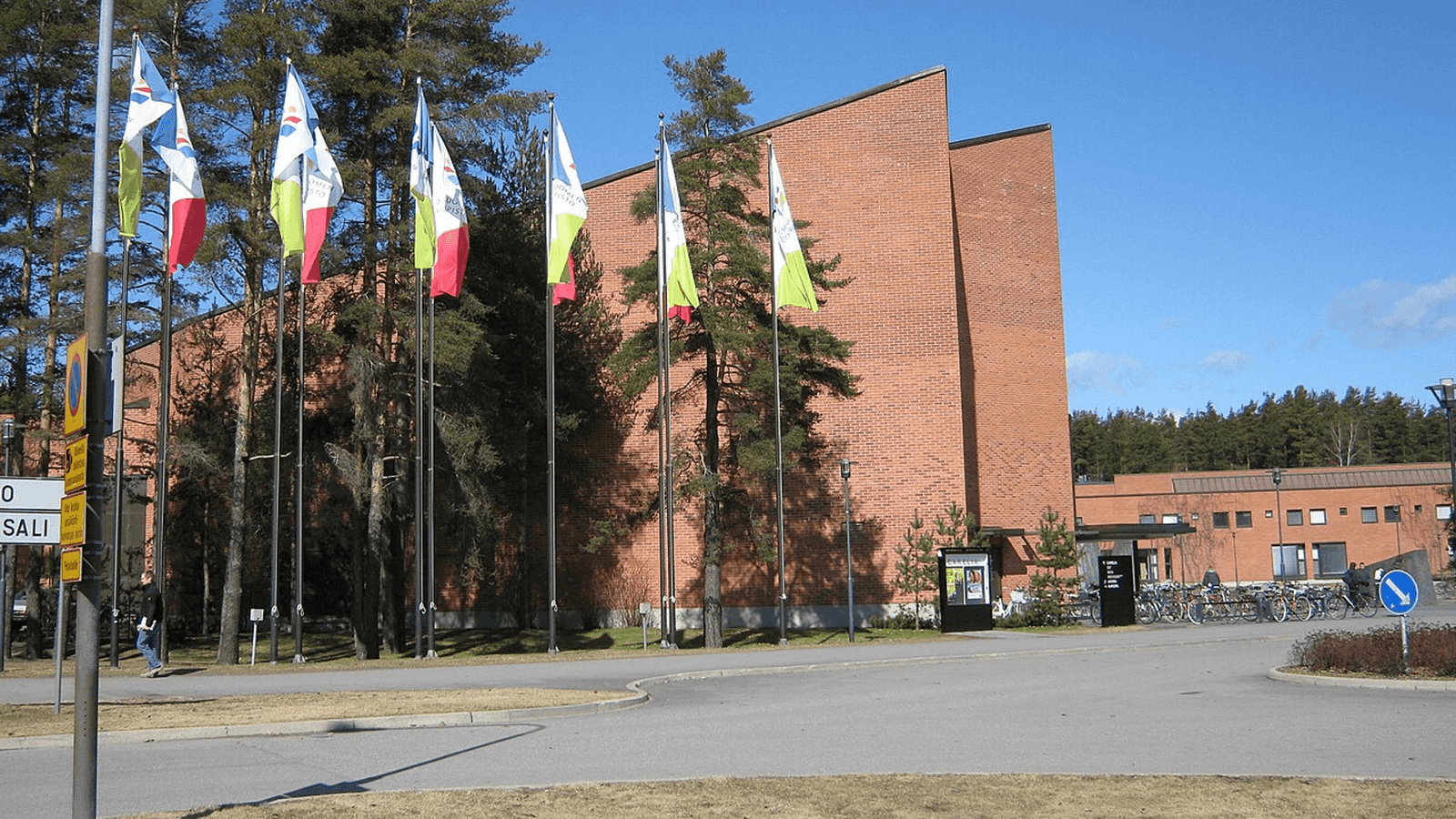 Tekoäly tentissä: kopioijat pärjäsivät heikoimmin